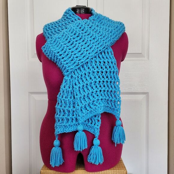 New Handmade Crochet Scarf Loose Waffle Stitch Tassels Light Blue Acrylic 90x8 - Picture 9 of 9